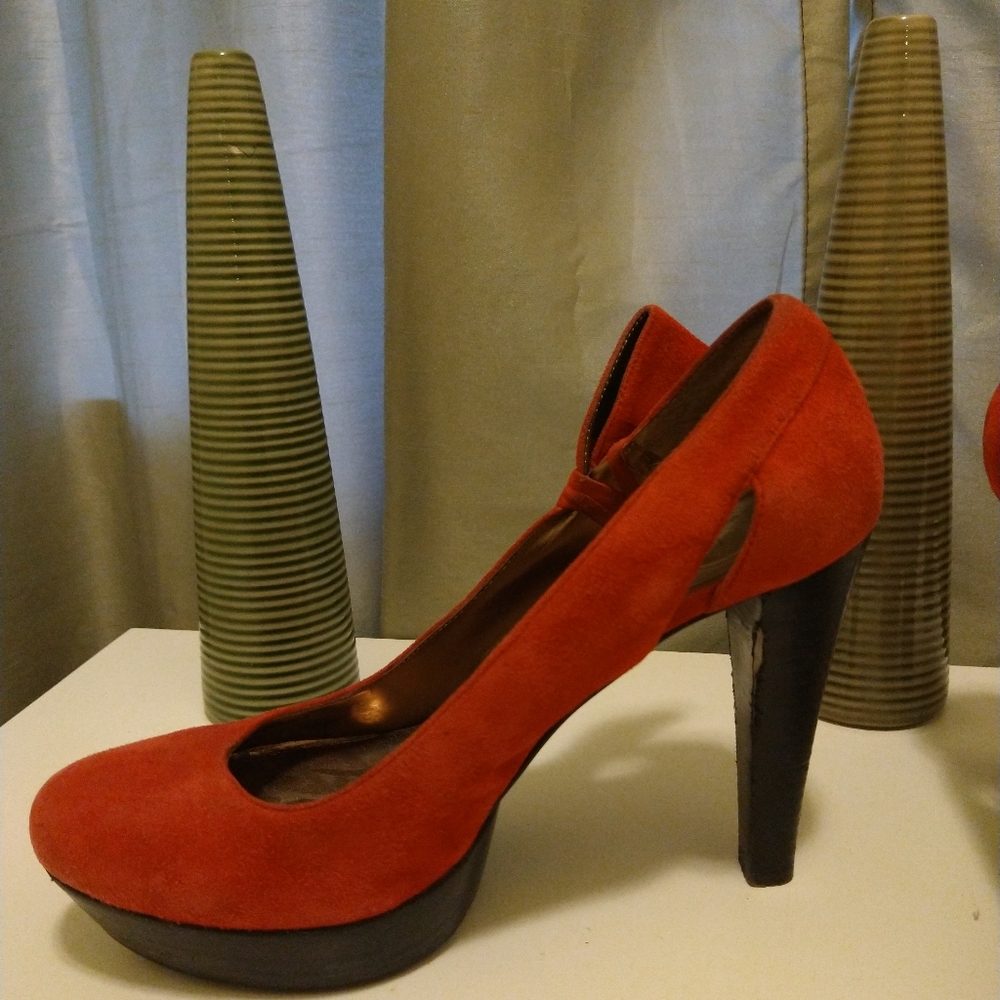 Shoes - Picture 2 of 5